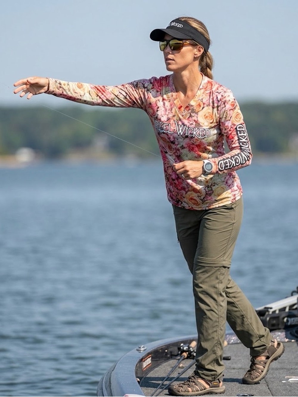 Reel Wicked Floral Fishing Performance Long Sleeve Shirt Size Small - Picture 1 of 5